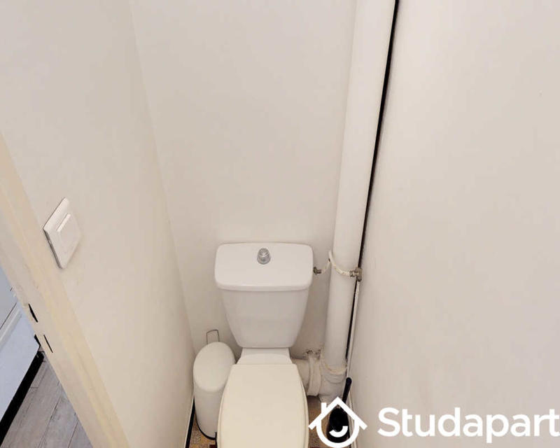 Chambre - 70 m² - 1 pièce