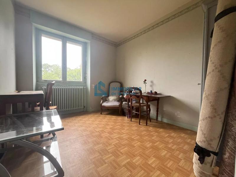 Maison - 188 m² - 10 pièces