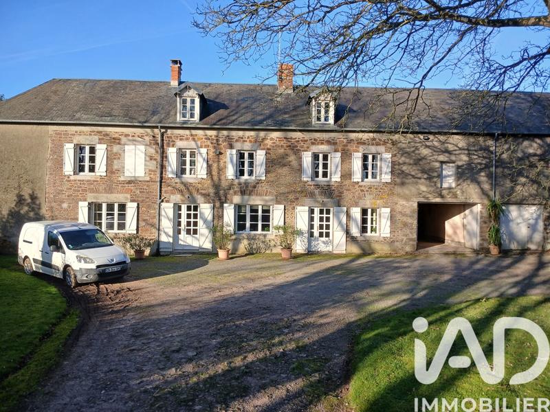 Maison - 212 m² - 11 pièces