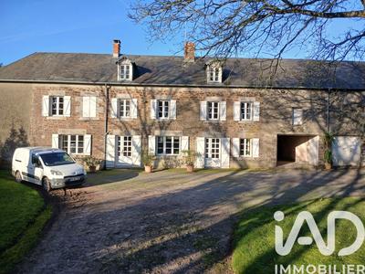 Maison - 212 m² - 11 pièces