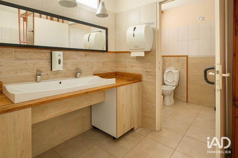 Local commercial - 930 m²