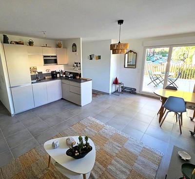 Appartement - 65 m² - 3 pièces