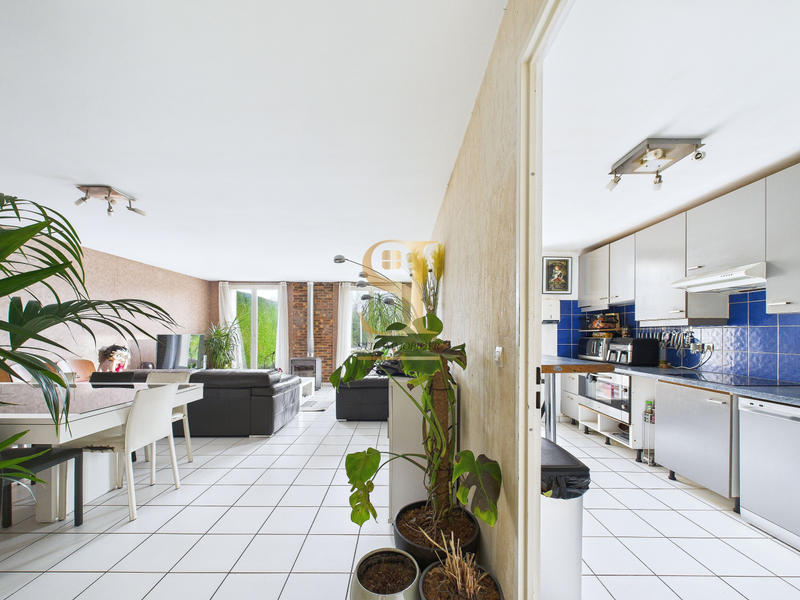 Maison - 95 m² - 5 pièces