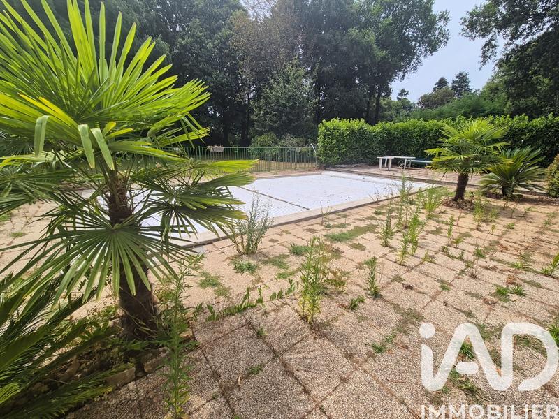 Maison - 251 m² - 8 pièces