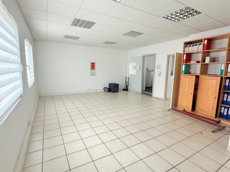 Bureau - 900 m²