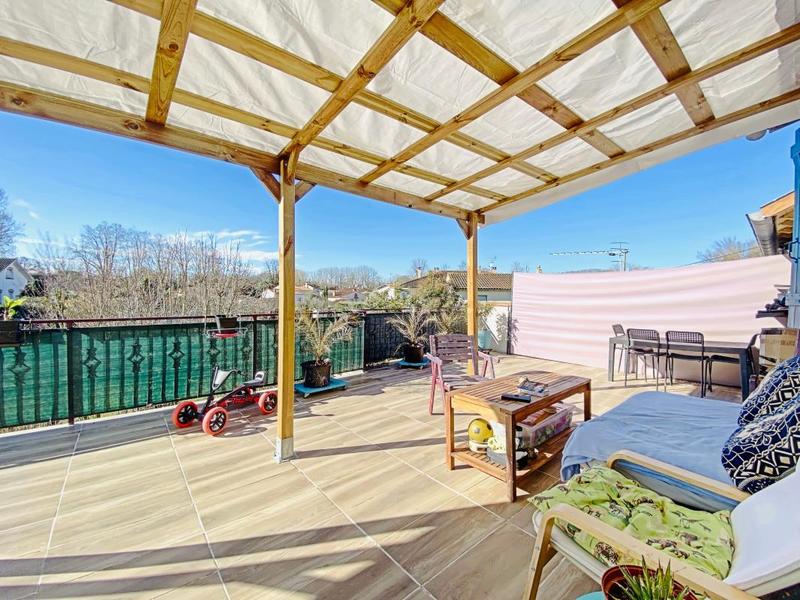 Appartement - 90 m² - 4 pièces