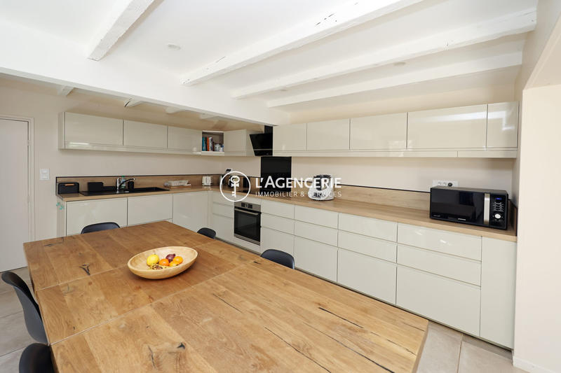 Maison - 430 m² - 4 pièces