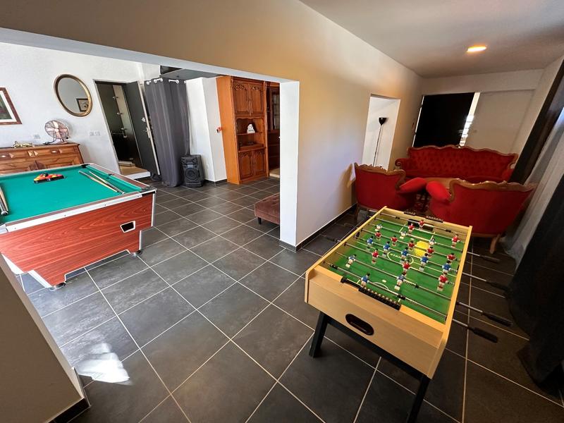 Villa - 200 m² - 6 pièces