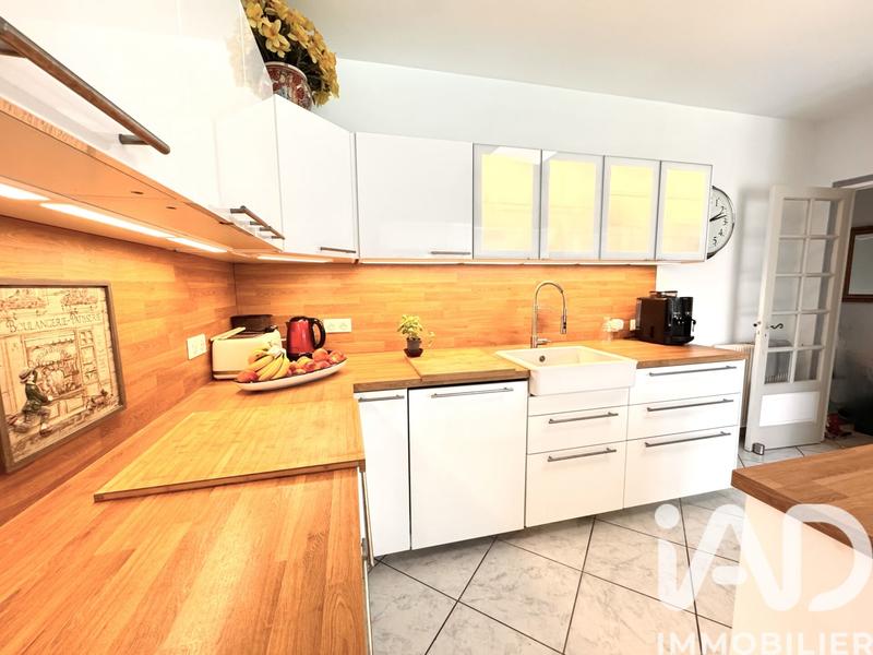 Maison - 202 m² - 6 pièces