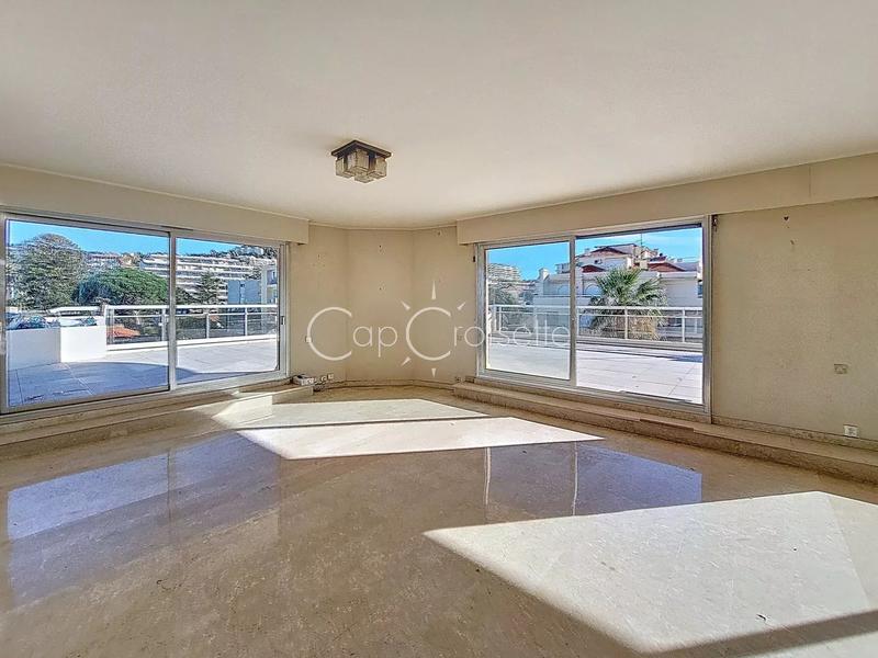 Appartement - 193 m² - 6 pièces