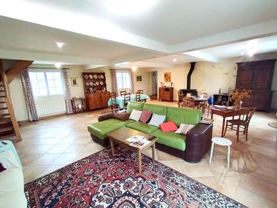 Maison - 242 m² - 7 pièces