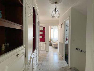 Maison - 255 m² - 9 pièces