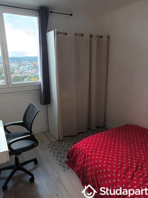 Chambre - 10 m² - 1 pièce