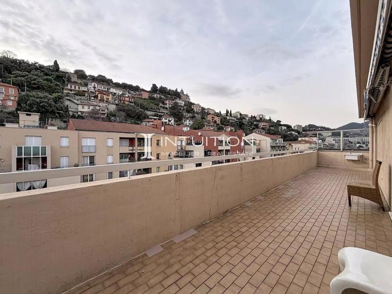 Appartement - 100 m² - 4 pièces