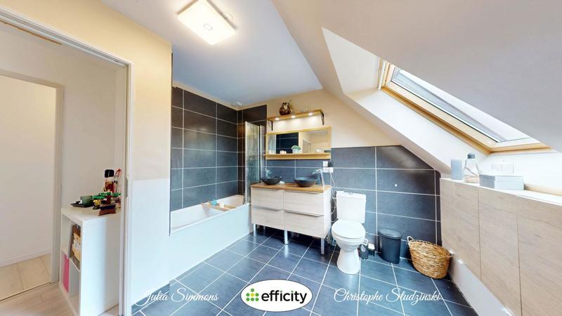 Maison - 184 m² - 8 pièces