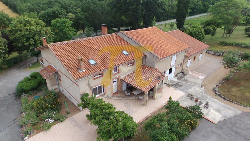 Propriété - 400 m² - 12 pièces