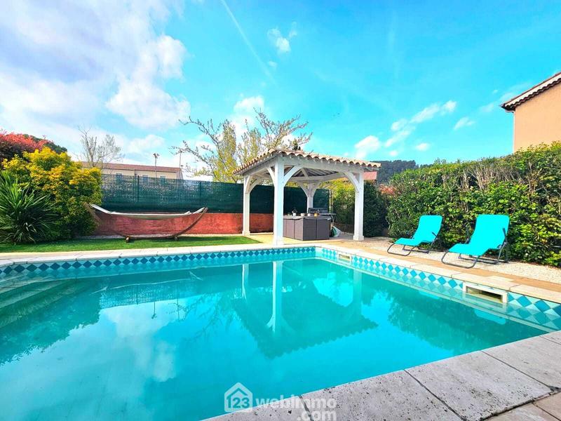 Maison - 105 m² - 5 pièces