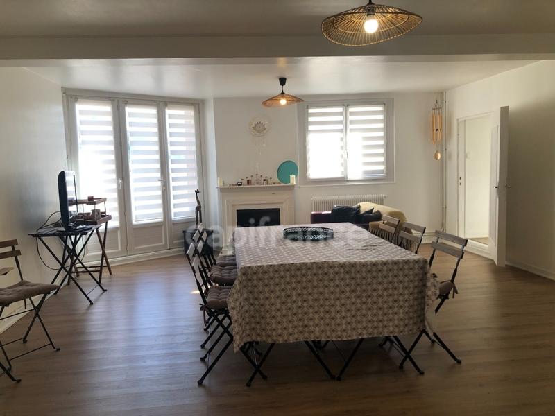 Propriété - 208 m² - 9 pièces