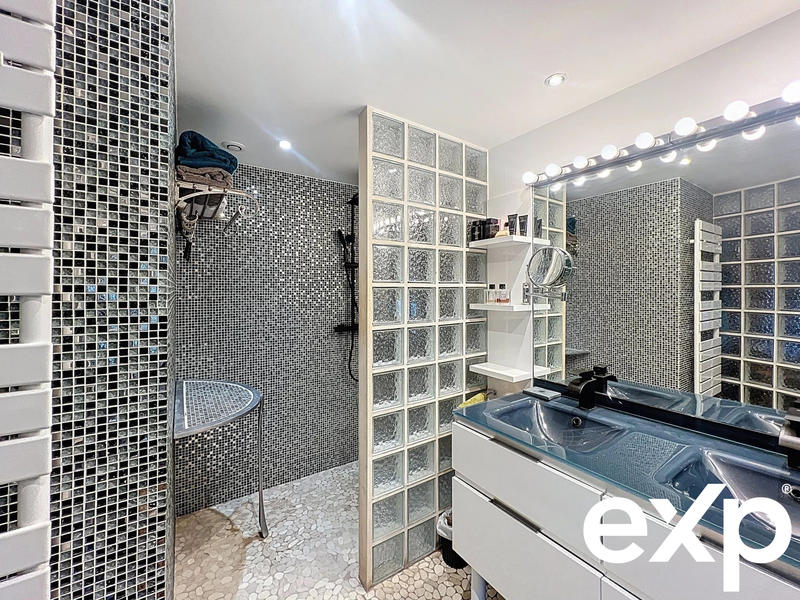 Maison - 186 m² - 7 pièces