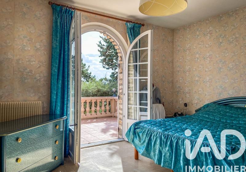 Maison - 230 m² - 8 pièces