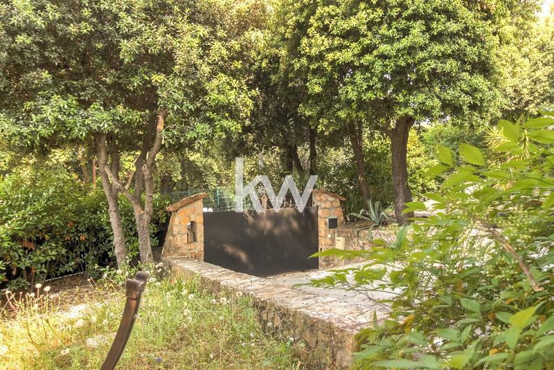 Maison - 204 m² - 6 pièces