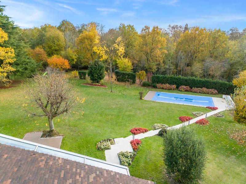 Maison - 260 m² - 7 pièces