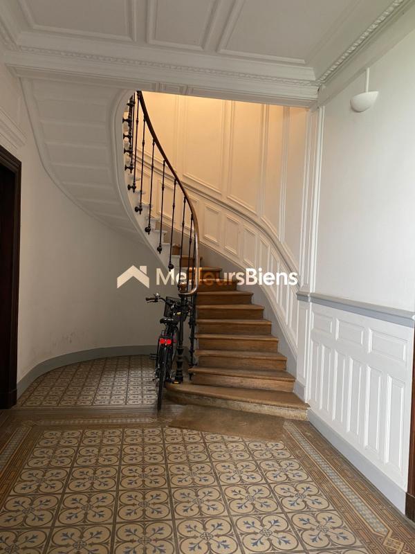 Appartement ancien - 103 m² - 3 pièces