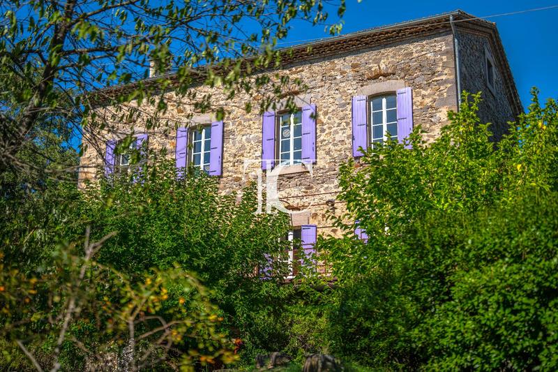 Maison - 379 m² - 19 pièces