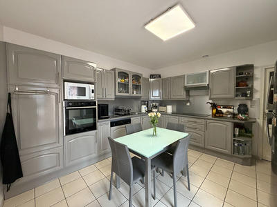 Maison - 152 m² - 7 pièces