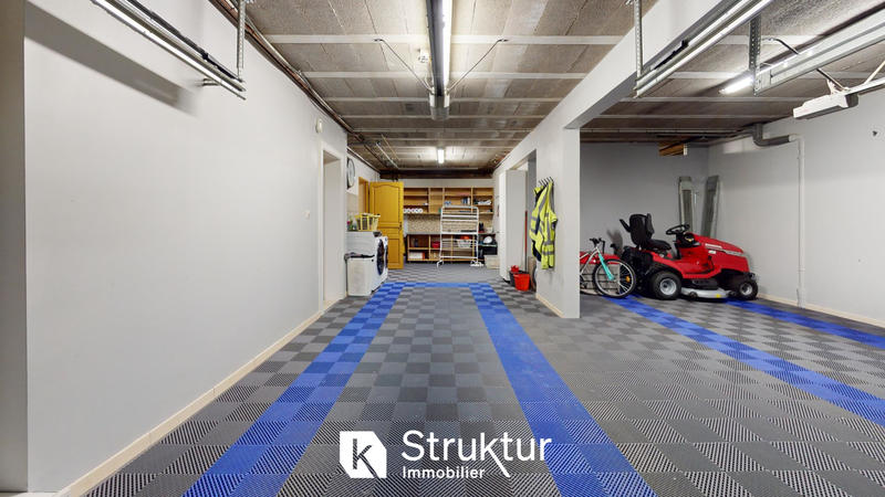 Immeuble - 247 m² - 7 pièces