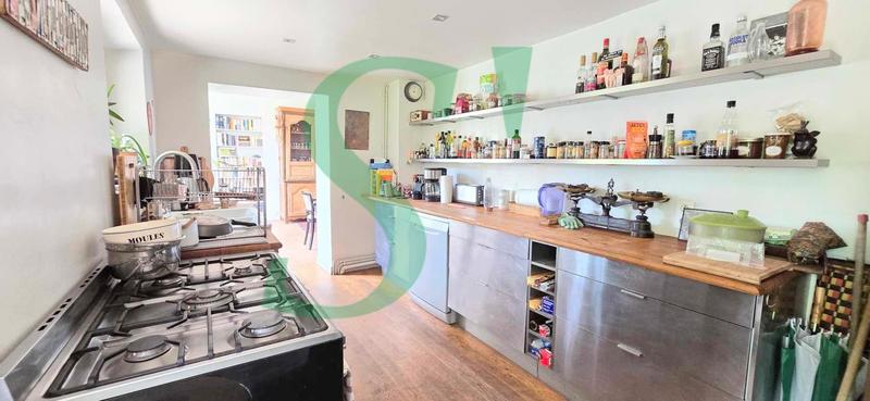 Maison bourgeoise - 200 m² - 8 pièces