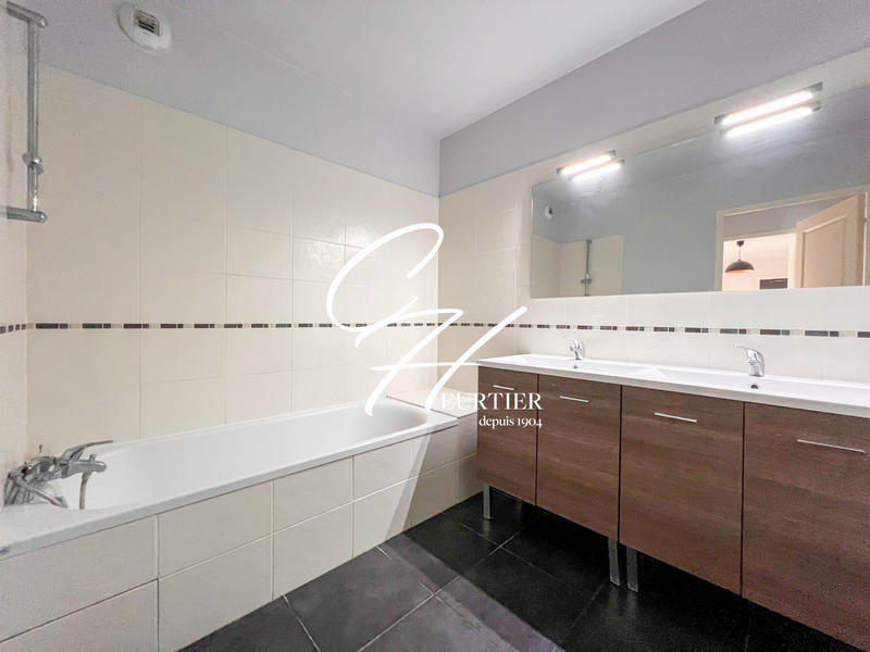 Appartement - 85 m² - 4 pièces