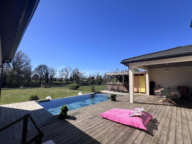 Maison - 190 m² - 8 pièces