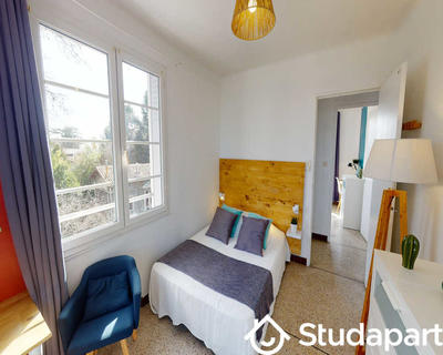 Chambre - 70 m² - 1 pièce