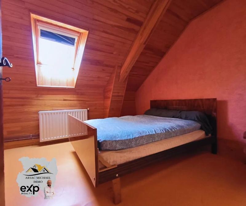 Immeuble - 205 m² - 16 pièces