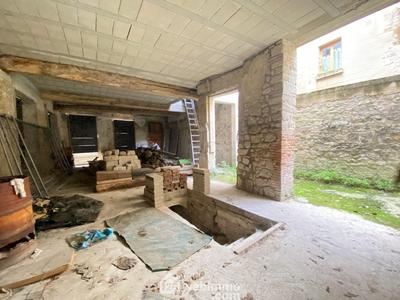 Maison de ville - 273 m² - 1 pièce