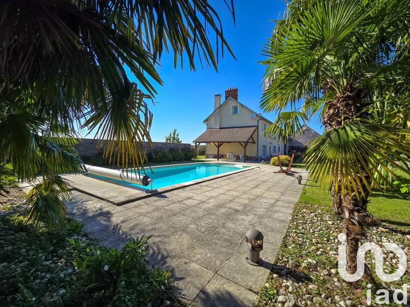 Maison - 238 m² - 8 pièces