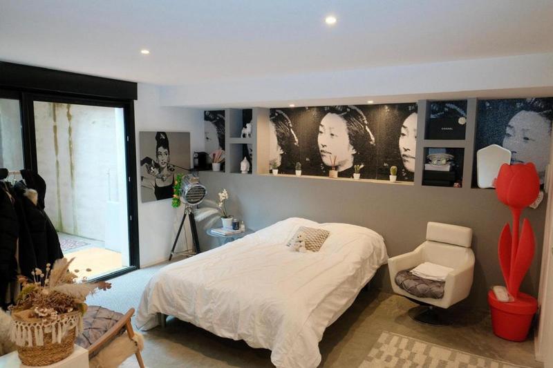 Maison - 416 m² - 8 pièces