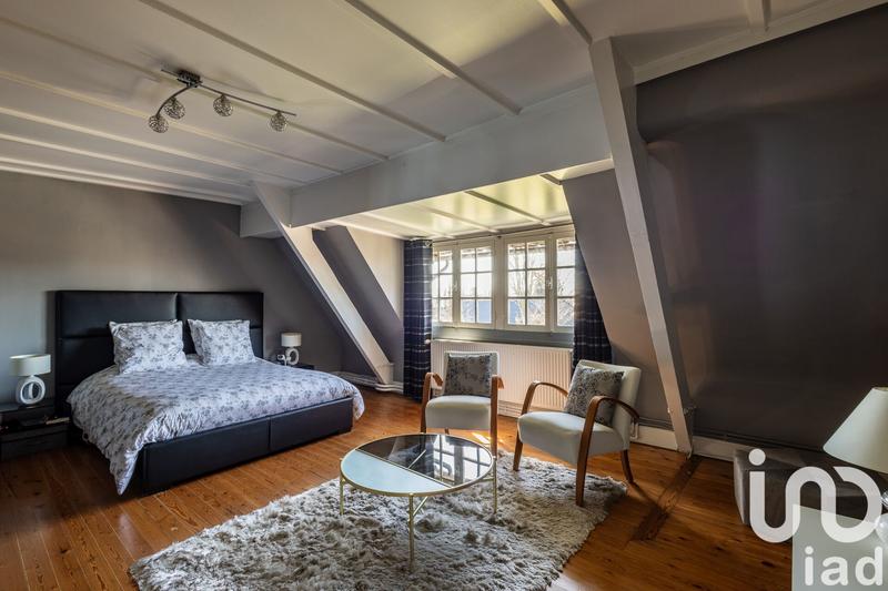 Maison - 260 m² - 9 pièces