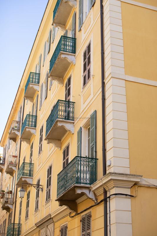 Appartement - 151 m² - 6 pièces