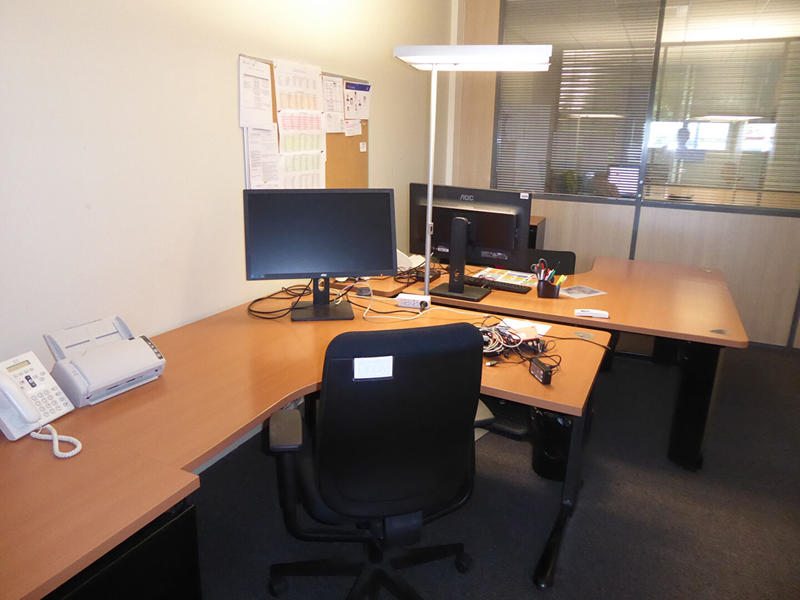 Local d'activité / Entrepôt - 161 m²