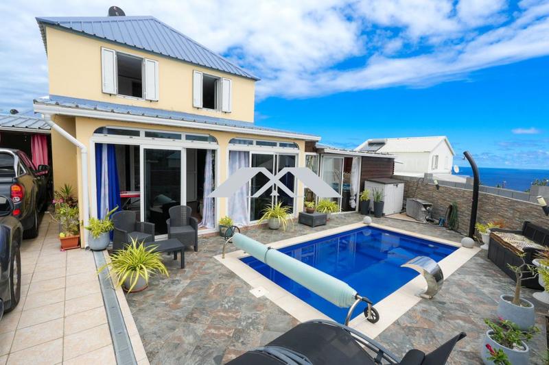 Maison - 222 m² - 5 pièces