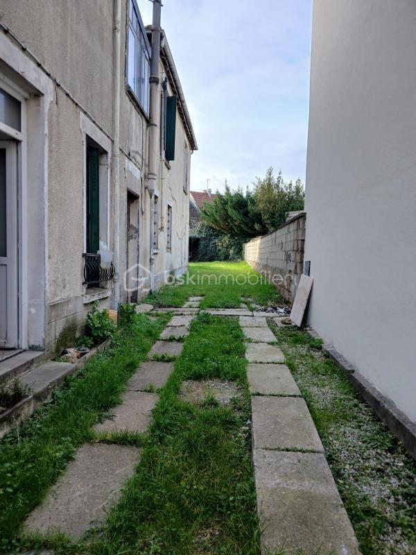 Maison - 202 m² - 5 pièces