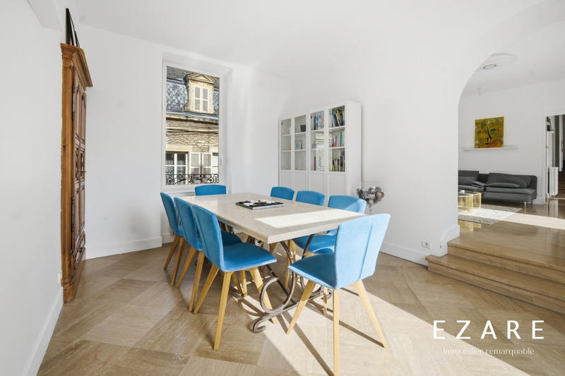 Maison - 320 m² - 12 pièces