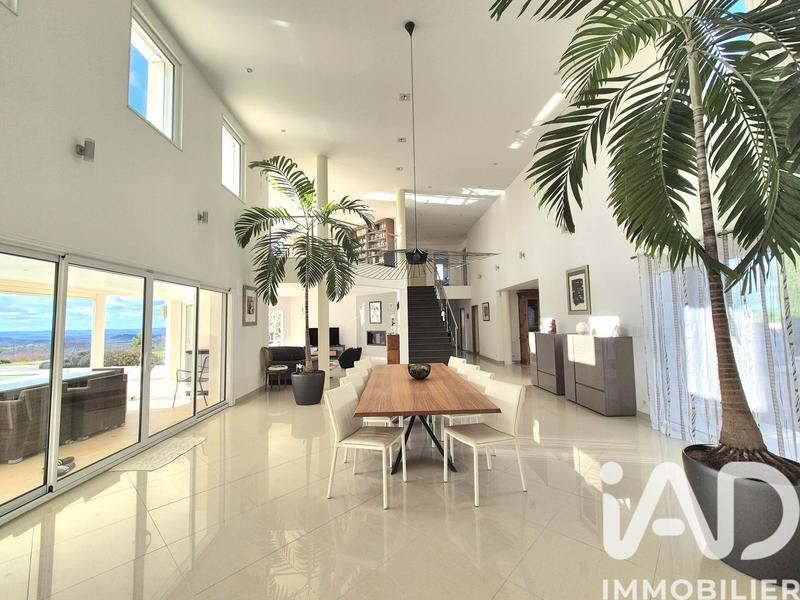 Maison de maîtres - 356 m² - 9 pièces