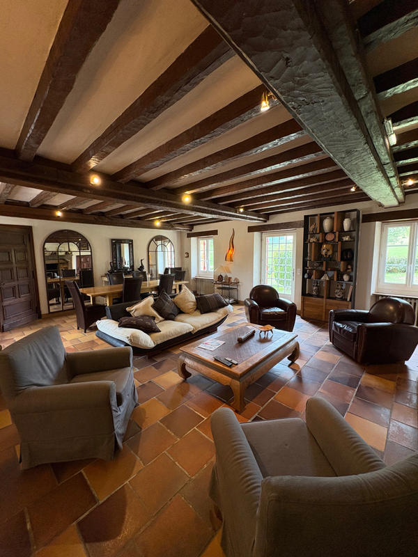 Propriété - 300 m² - 13 pièces