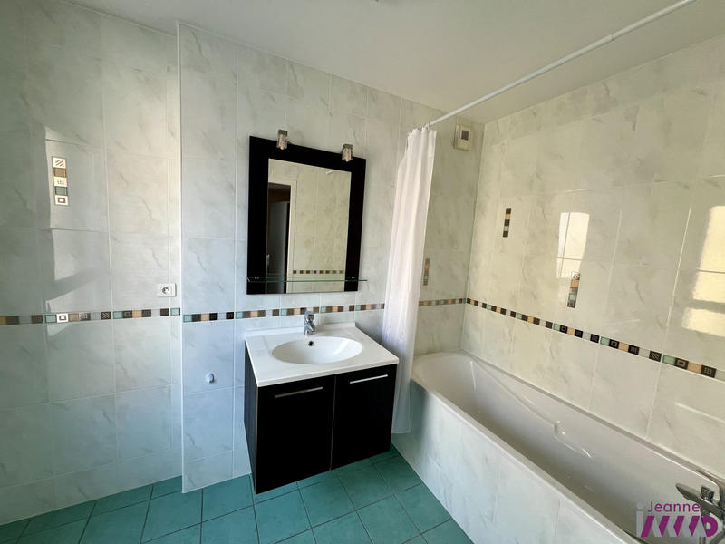 Appartement - 98 m² - 4 pièces