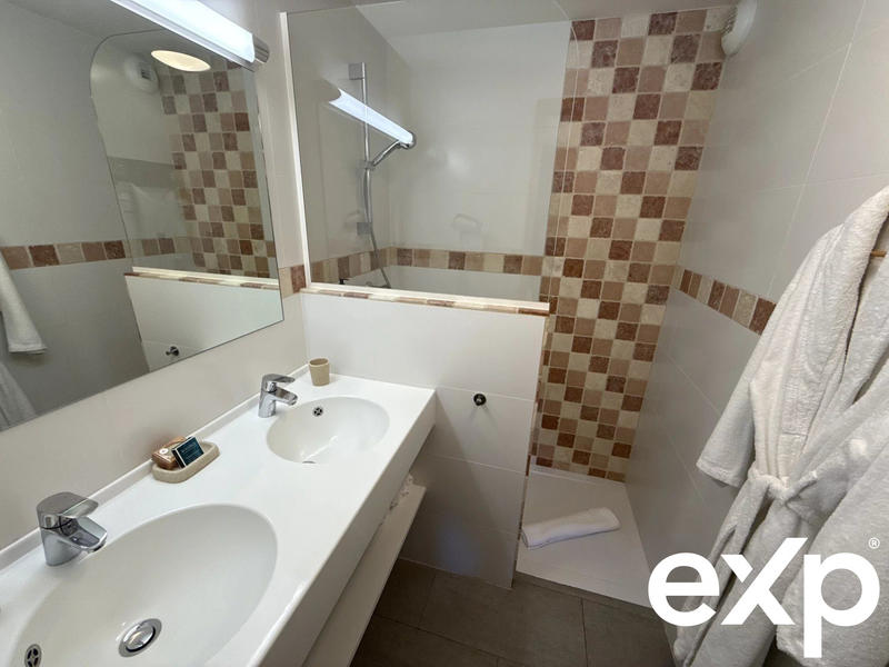 Châlet - 433 m² - 9 pièces