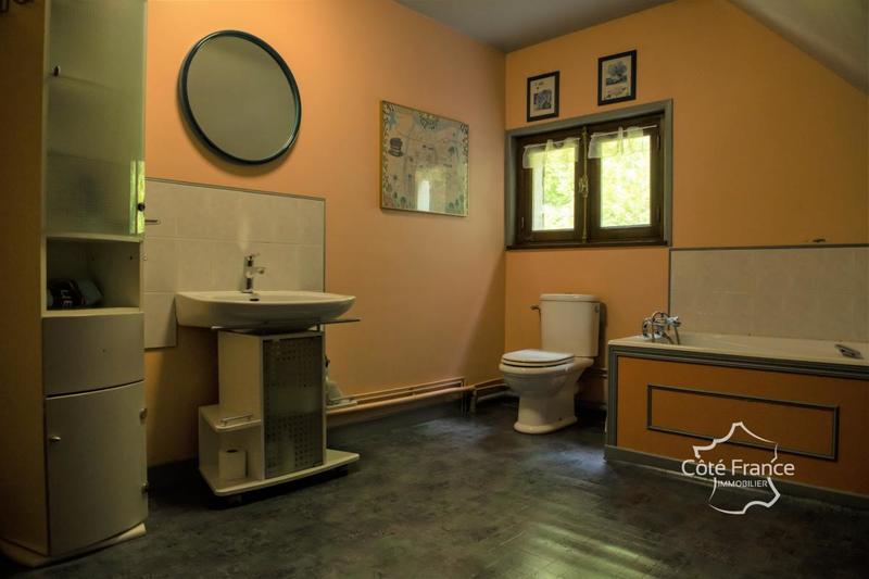 Maison - 250 m² - 7 pièces