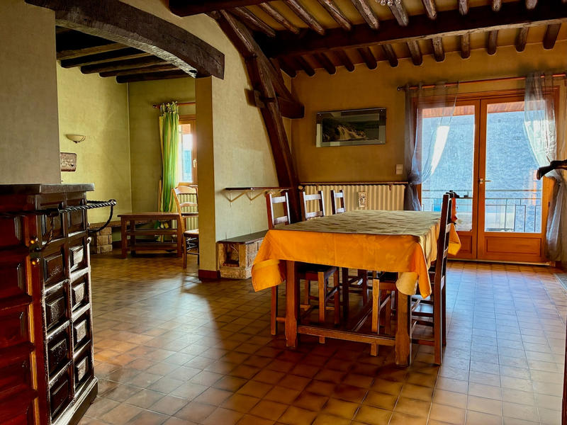 Maison - 198 m² - 8 pièces